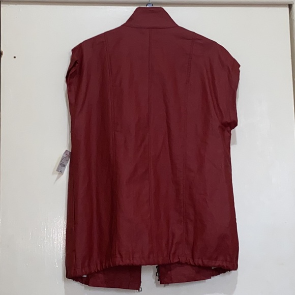 Vest - Picture 3 of 7